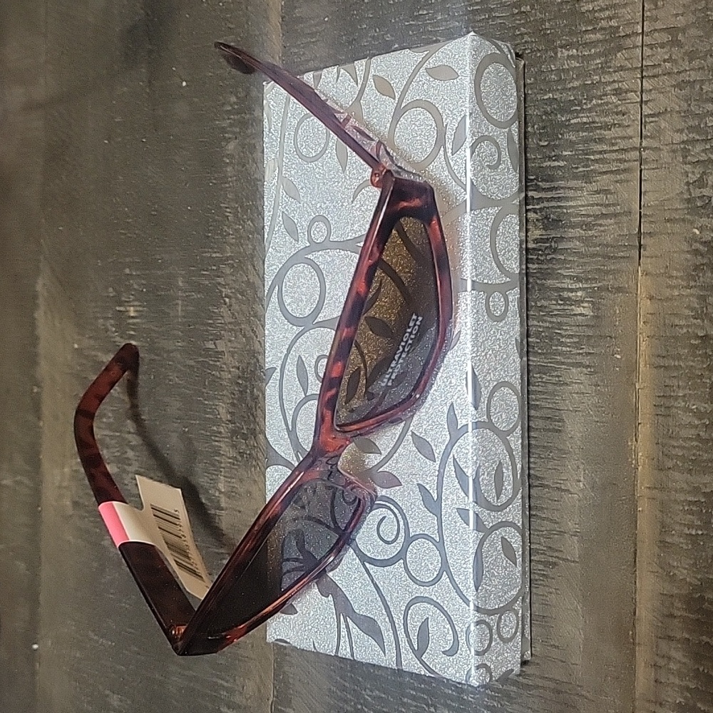 Tortious Shell Sunglasses - Picture 2 of 3